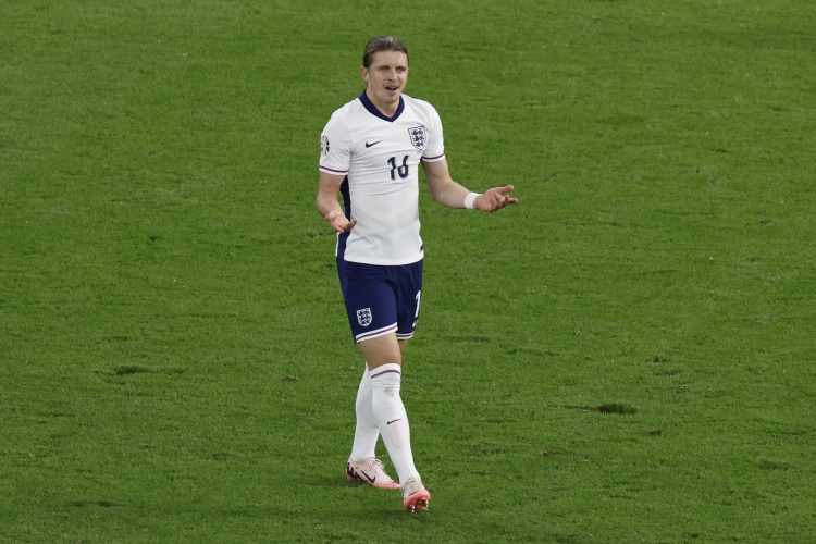 休闲炸金花-每日电讯：弗兰克亲自致电说服加拉格尔加盟热刺，将提供主力位置