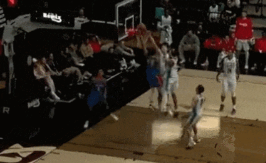 网页炸金花-炸裂！大帽首轮16号秀！混音队友点评杨瀚森