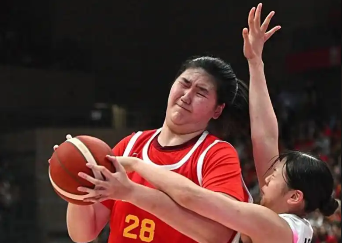 网页炸金花-数据漂亮但作用有限!女篮天才罚球3中0,球迷:换刘禹彤多好